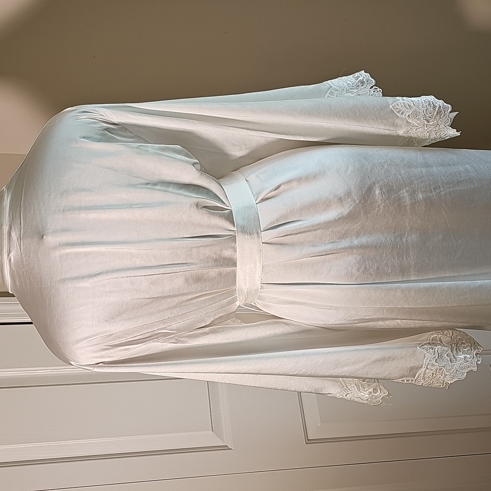 Meshki Ivory Satin Lace-Trim Robe - Picture 6 of 8